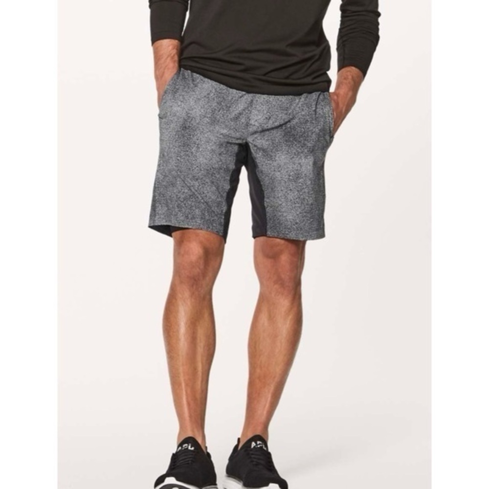 NWOT Lululemon T.H.E. Short Luxtreme Liner Carbon Mist Alpine White GraphiteGrey